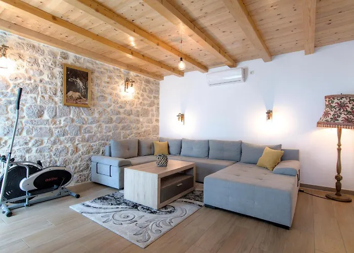 Awesome Home In Imotski