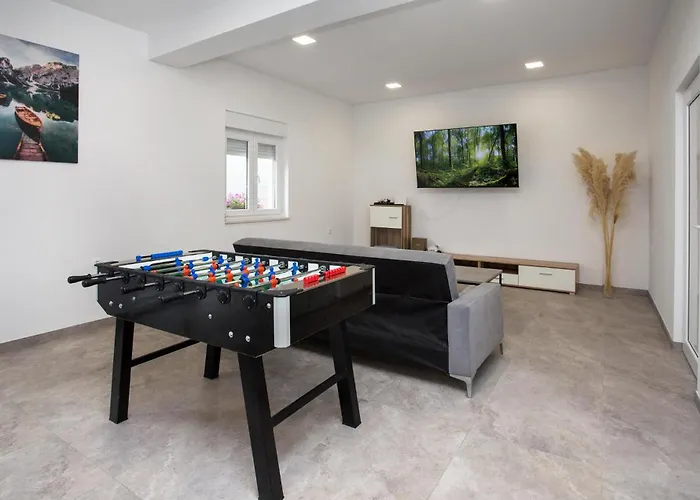Lovely Home In Imotski