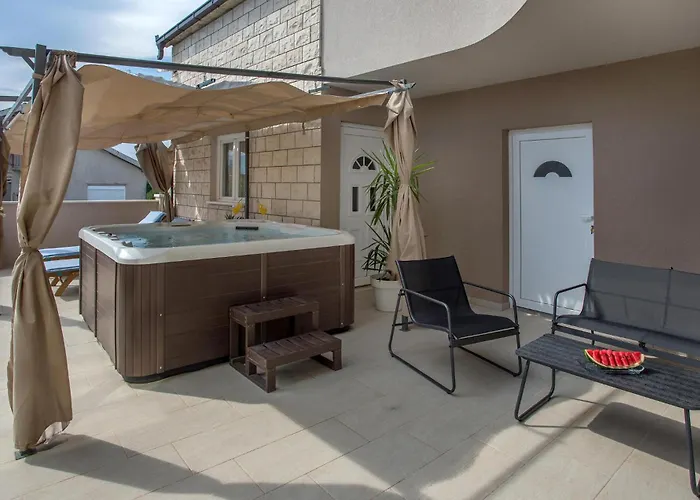 Lovely Home In Imotski