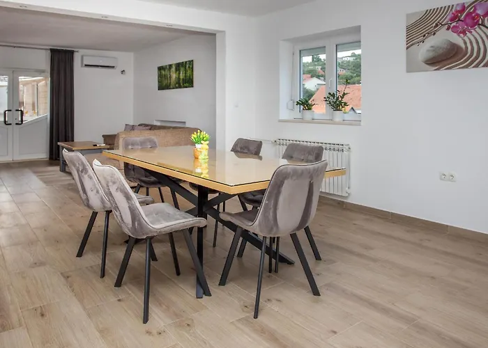 Lovely Home In Imotski