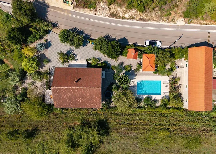 Holiday Home With Pool Near Makarsk - Happy Rentals