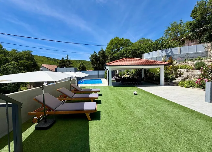 Kameni Dvori - Family Villa With Pool & Jacuzzi For 8
